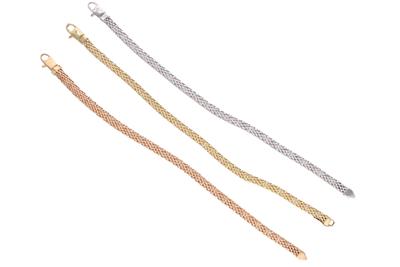 Tre bracciali in oro - Asta Preziosi
