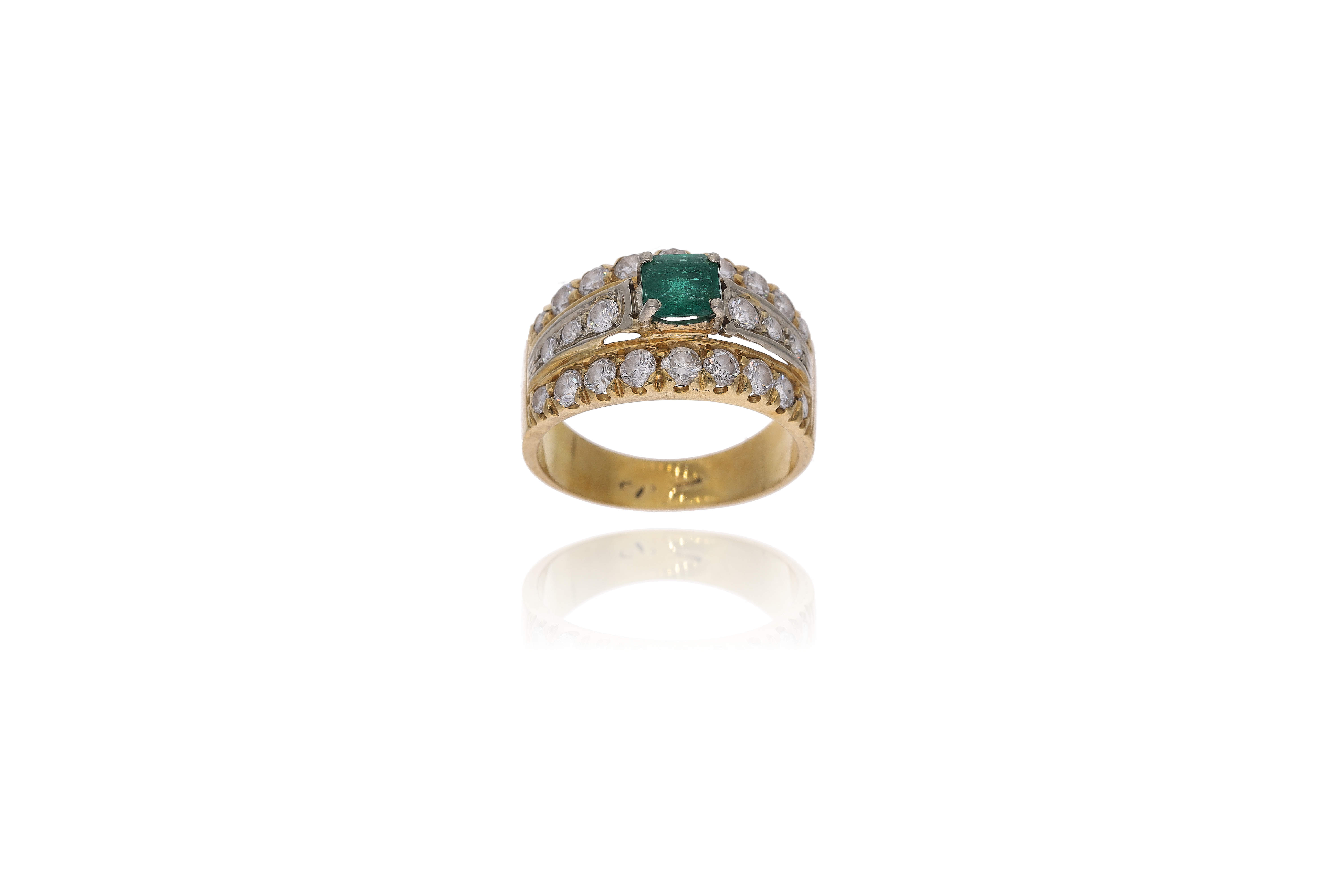 Anello con diamanti e smeraldo - Asta Preziosi