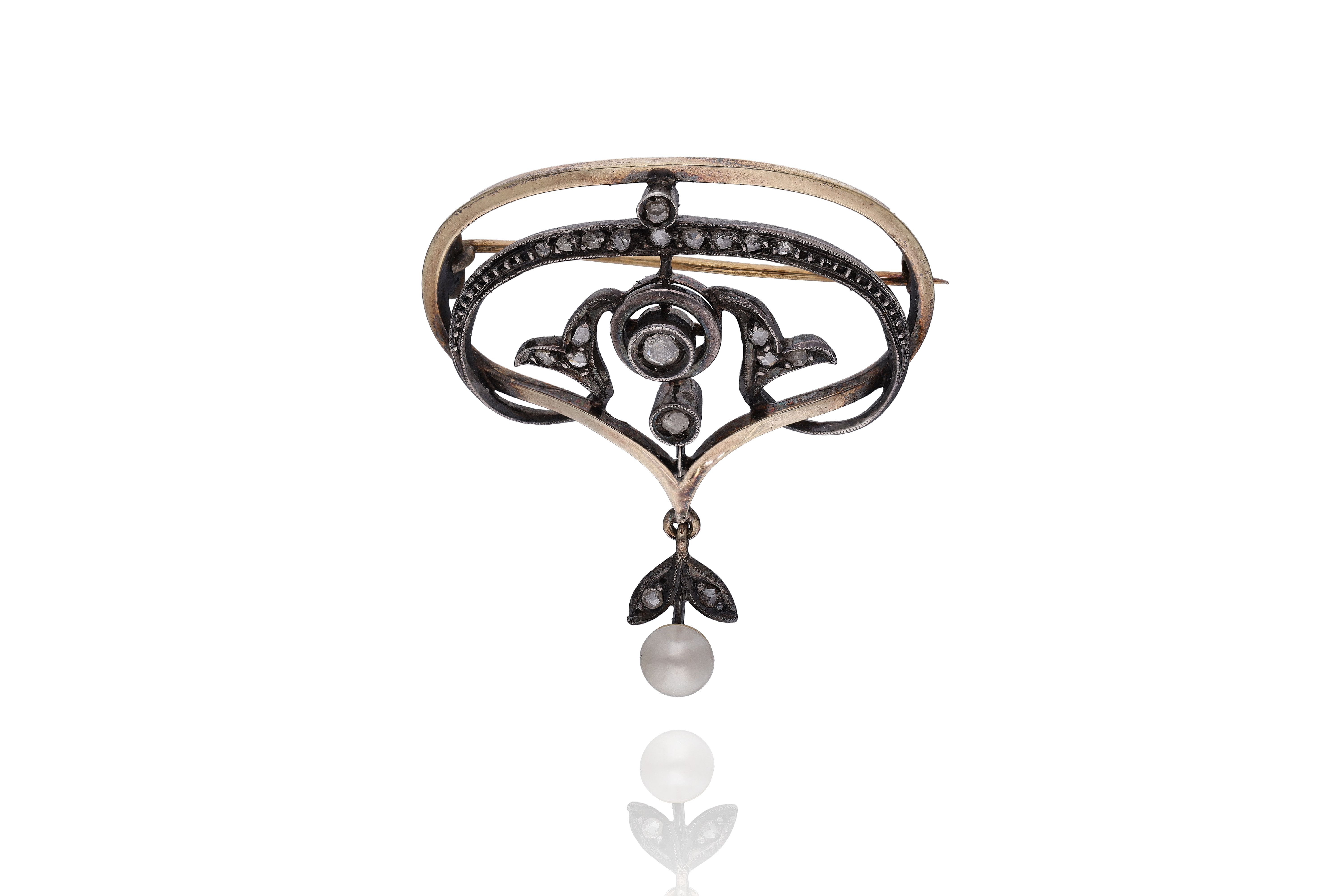 Spilla in stile liberty con perla e diamanti - Asta Preziosi