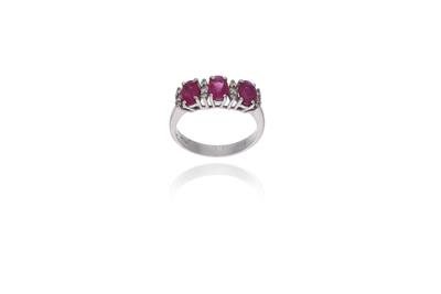 Anello con rubini e diamanti - Asta Preziosi Anello con rubini e diamanti - Asta Preziosi