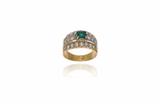 Anello con diamanti e smeraldo - Asta Preziosi Anello con diamanti e smeraldo - Asta Preziosi