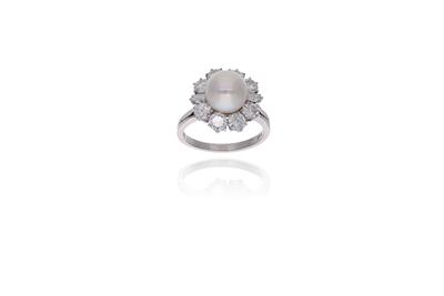 Anello con perla coltivata e diamanti - Asta Preziosi Anello con perla coltivata e diamanti - Asta Preziosi