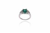 Anello con smeraldo e diamanti - Asta Preziosi Anello con smeraldo e diamanti - Asta Preziosi