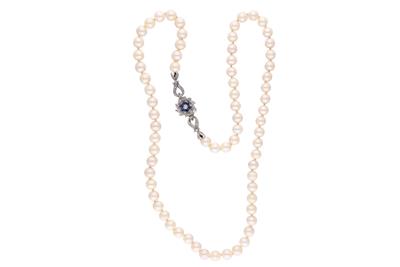 Collana di perle coltivate con diamanti e zaffiri - Asta Preziosi