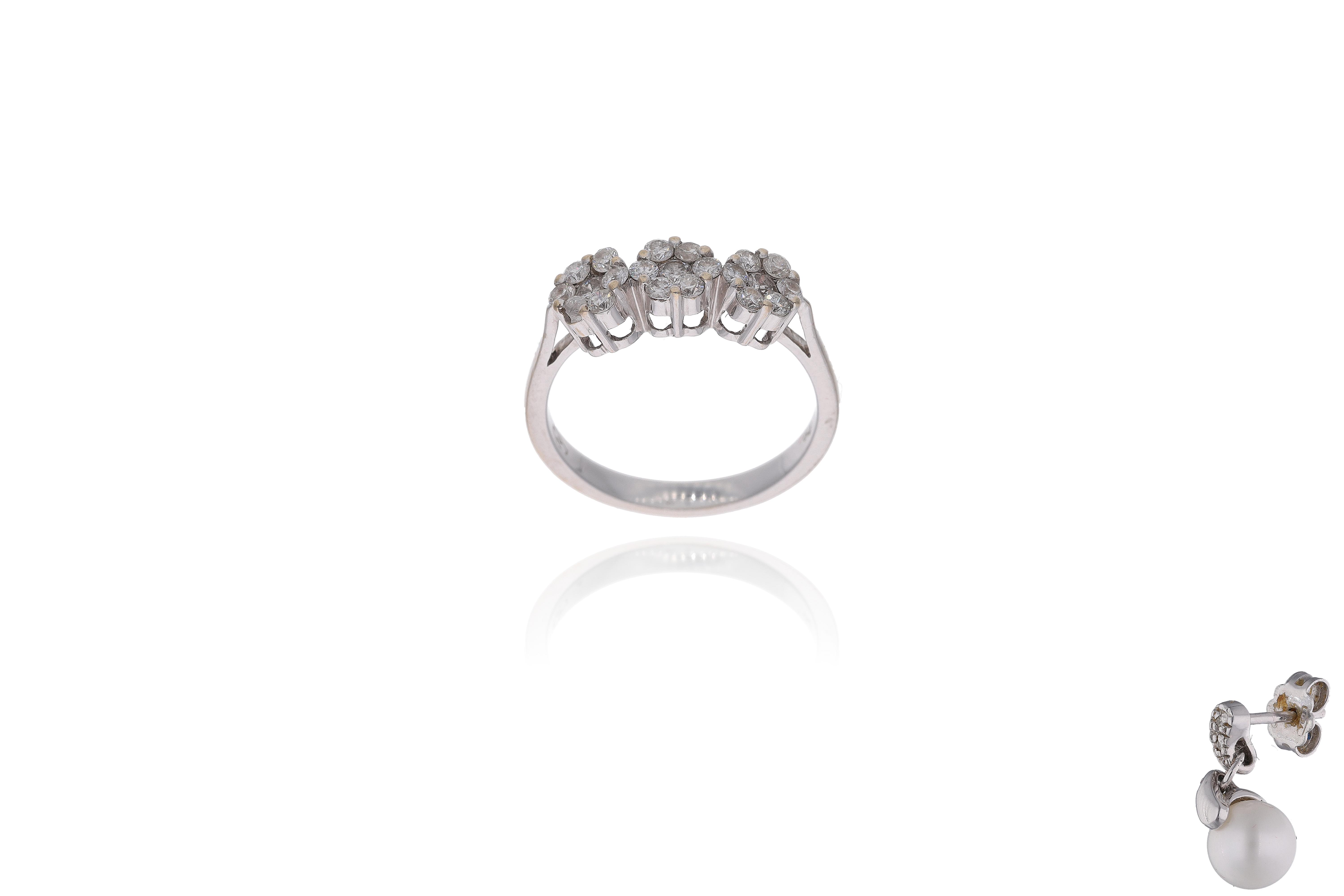 Anello con diamanti e orecchino con perla e diamanti - Asta Preziosi