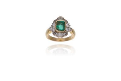 Anello con smeraldo e diamanti - Asta Preziosi Anello con smeraldo e diamanti - Asta Preziosi
