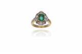 Anello con smeraldo e diamanti - Asta Preziosi Anello con smeraldo e diamanti - Asta Preziosi