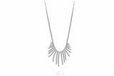 Collana con diamanti, centrale composto da 19 fili pendenti a gradazione, in oro bianco 750 - Asta Preziosi Collana con diamanti, centrale composto da 19 fili pendenti a gradazione, in oro bianco 750 - Asta Preziosi