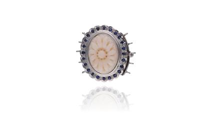 Fermezza con corallo, zaffiri e pietre - Asta Preziosi Fermezza con corallo, zaffiri e pietre - Asta Preziosi