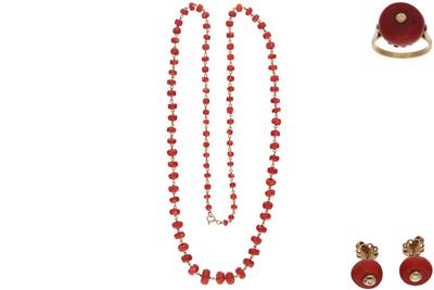 Parure composta da collana, bracciale, anello e paio di orecchini con coralli, - Asta Preziosi Parure composta da collana, bracciale, anello e paio di orecchini con coralli, - Asta Preziosi