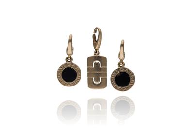 Bulgari, tre ciondoli con onice - Asta Preziosi Bulgari, tre ciondoli con onice - Asta Preziosi
