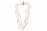 Collana tre fili di perle coltivate e pietre - Asta Preziosi Collana tre fili di perle coltivate e pietre - Asta Preziosi