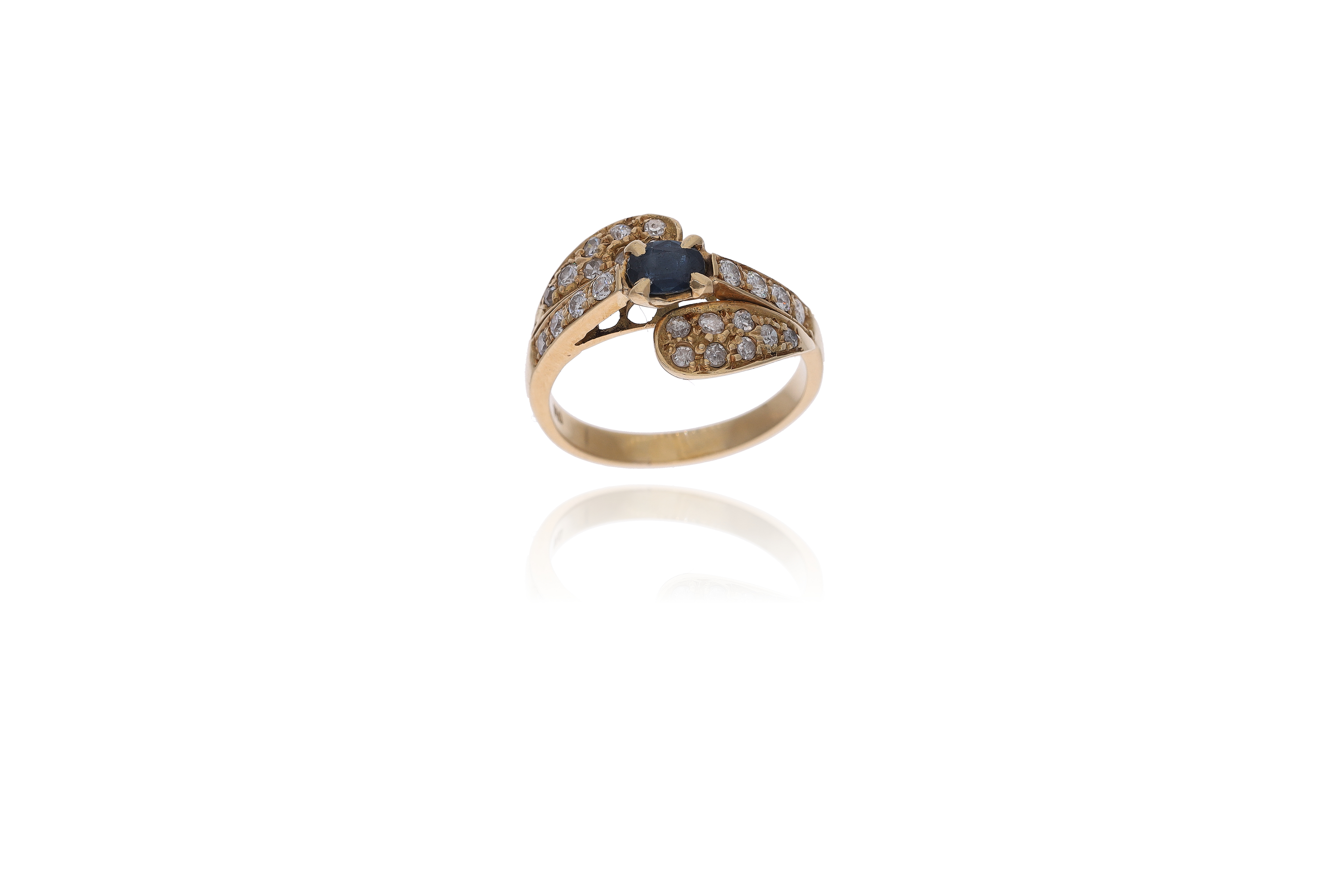 Anello con zaffiro e diamanti - Asta Preziosi