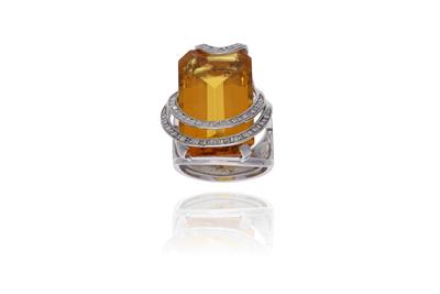 Anello con pietra e diamanti - Asta Preziosi