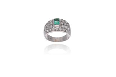 Anello con smeraldo e diamanti - Asta Preziosi