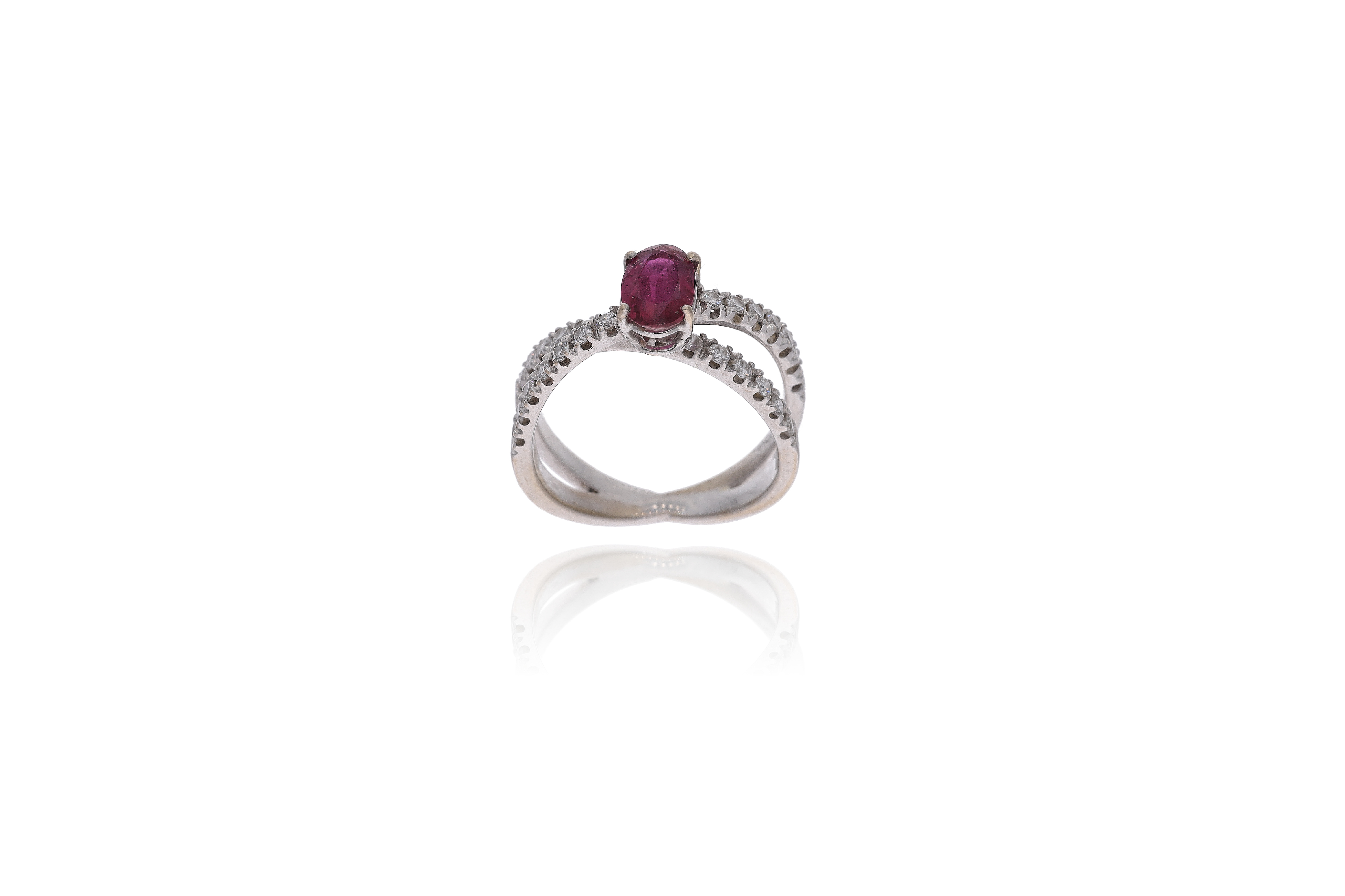 Anello con diamanti e pietra - Asta Preziosi