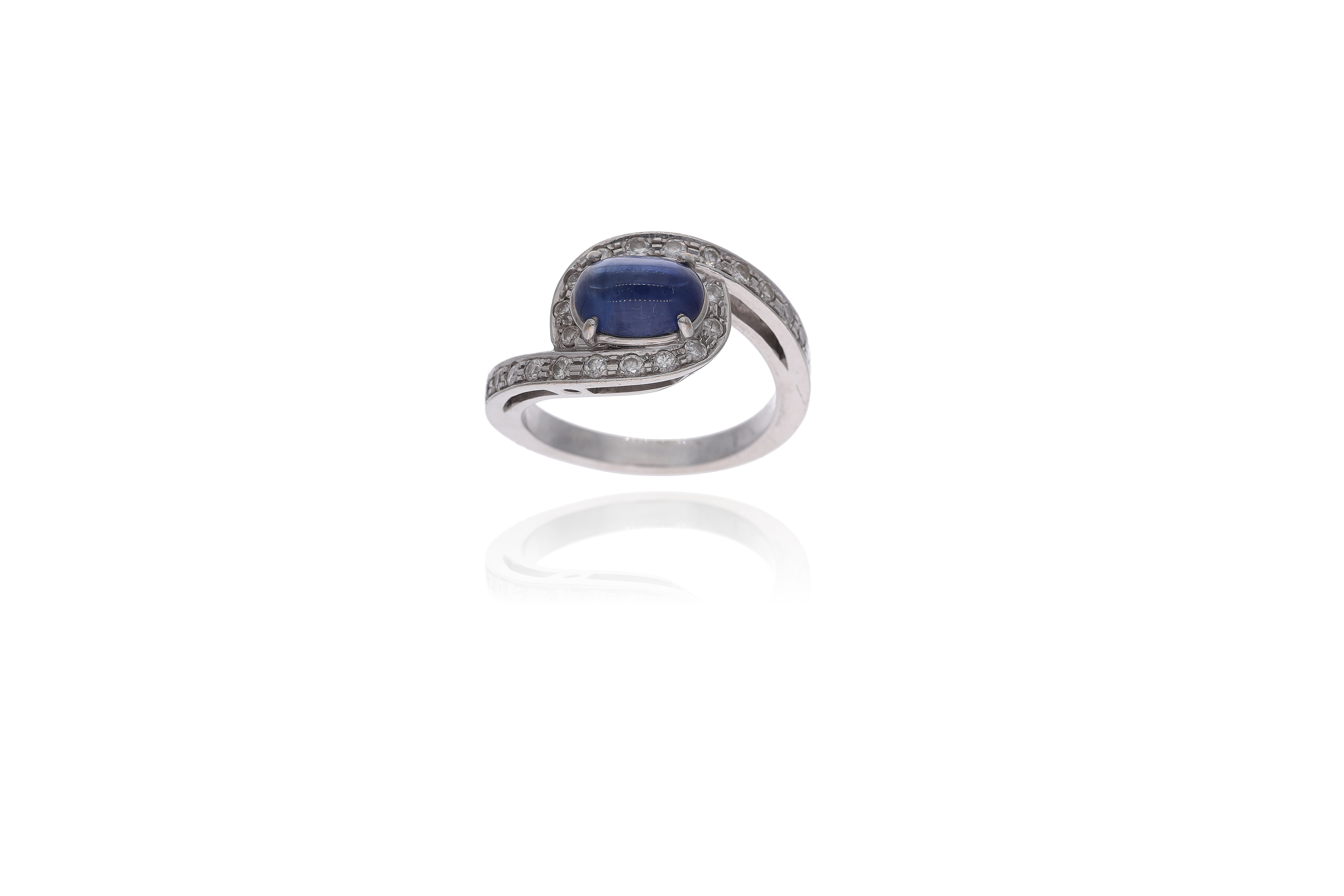 Anello con diamanti e zaffiro - Asta Preziosi