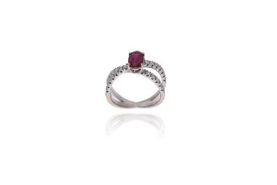 Anello con diamanti e pietra - Asta Preziosi