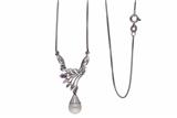 Collana con perla, diamanti e rubini - Asta Preziosi Collana con perla, diamanti e rubini - Asta Preziosi