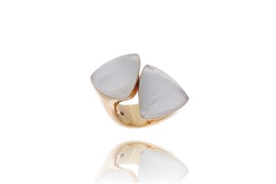 Vhernier, anello Freccia con madreperla e cristallo di rocca - Speciale di Natale Vhernier, anello Freccia con madreperla e cristallo di rocca - Speciale di Natale