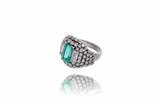 Anello con smeraldo e diamanti - Speciale di Natale