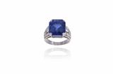 Bulgari, anello con zaffiro e diamanti - Speciale di Natale