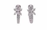 Damiani, parure composta da anello e paio di orecchini con diamanti - Speciale di Natale Damiani, parure composta da anello e paio di orecchini con diamanti - Speciale di Natale