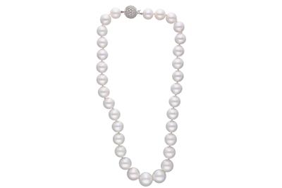 Collana di perle Mari del Sud con diamanti - Asta di San Valentino Collana di perle Mari del Sud con diamanti - Asta di San Valentino