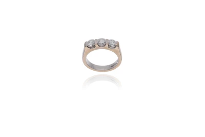 Leo Pizzo, anello con diamanti - Asta Grandi Firme Leo Pizzo, anello con diamanti - Asta Grandi Firme