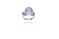 Anello con perle dei Mari del Sud e diamanti - Speciale Gioielli Anello con perle dei Mari del Sud e diamanti - Speciale Gioielli