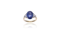Anello con zaffiro e diamanti - Speciale Gioielli Anello con zaffiro e diamanti - Speciale Gioielli