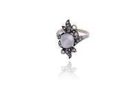 Anello con perla coltivata e diamanti - Asta Tesori d'Autunno Anello con perla coltivata e diamanti - Asta Tesori d'Autunno