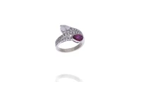 Anello con rubino e diamanti - Asta Tesori d'Autunno Anello con rubino e diamanti - Asta Tesori d'Autunno
