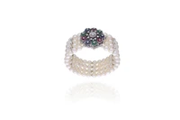 Bracciale di perle coltivate, diamanti, rubini, smeraldi, zaffiri e pietre - Asta Tesori d'Autunno Bracciale di perle coltivate, diamanti, rubini, smeraldi, zaffiri e pietre - Asta Tesori d'Autunno