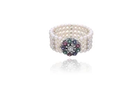 Bracciale di perle coltivate, diamanti, rubini, smeraldi, zaffiri e pietre - Asta Tesori d'Autunno Bracciale di perle coltivate, diamanti, rubini, smeraldi, zaffiri e pietre - Asta Tesori d'Autunno