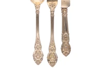 Maestro argentiere Jean-Baptiste Fuchs e Henri-Louis Chenailler, servizio di posate in argento - Asta Tesori d'Autunno Maestro argentiere Jean-Baptiste Fuchs e Henri-Louis Chenailler, servizio di posate in argento - Asta Tesori d'Autunno