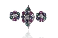 Parure con diamanti, rubini, zaffiri e smeraldi - Asta Tesori d'Autunno Parure con diamanti, rubini, zaffiri e smeraldi - Asta Tesori d'Autunno