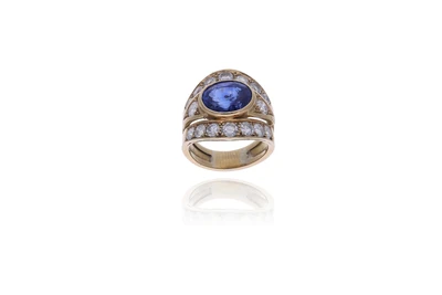 Anello con zaffiro e diamanti - Asta Tesori d'Autunno Anello con zaffiro e diamanti - Asta Tesori d'Autunno