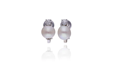 Orecchini con diamanti e perle coltivate - Asta Tesori d'Autunno Orecchini con diamanti e perle coltivate - Asta Tesori d'Autunno