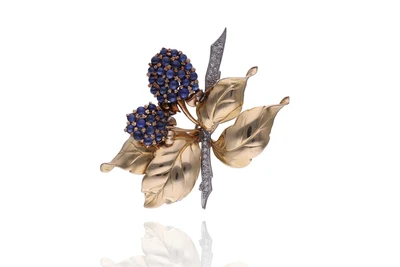 Spilla con zaffiri e diamanti - Asta Tesori d'Autunno Spilla con zaffiri e diamanti - Asta Tesori d'Autunno