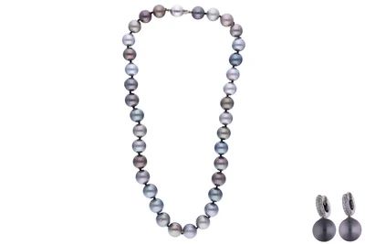 Collana ed orecchini con perle coltivate e diamanti - Asta Speciale Gioielli