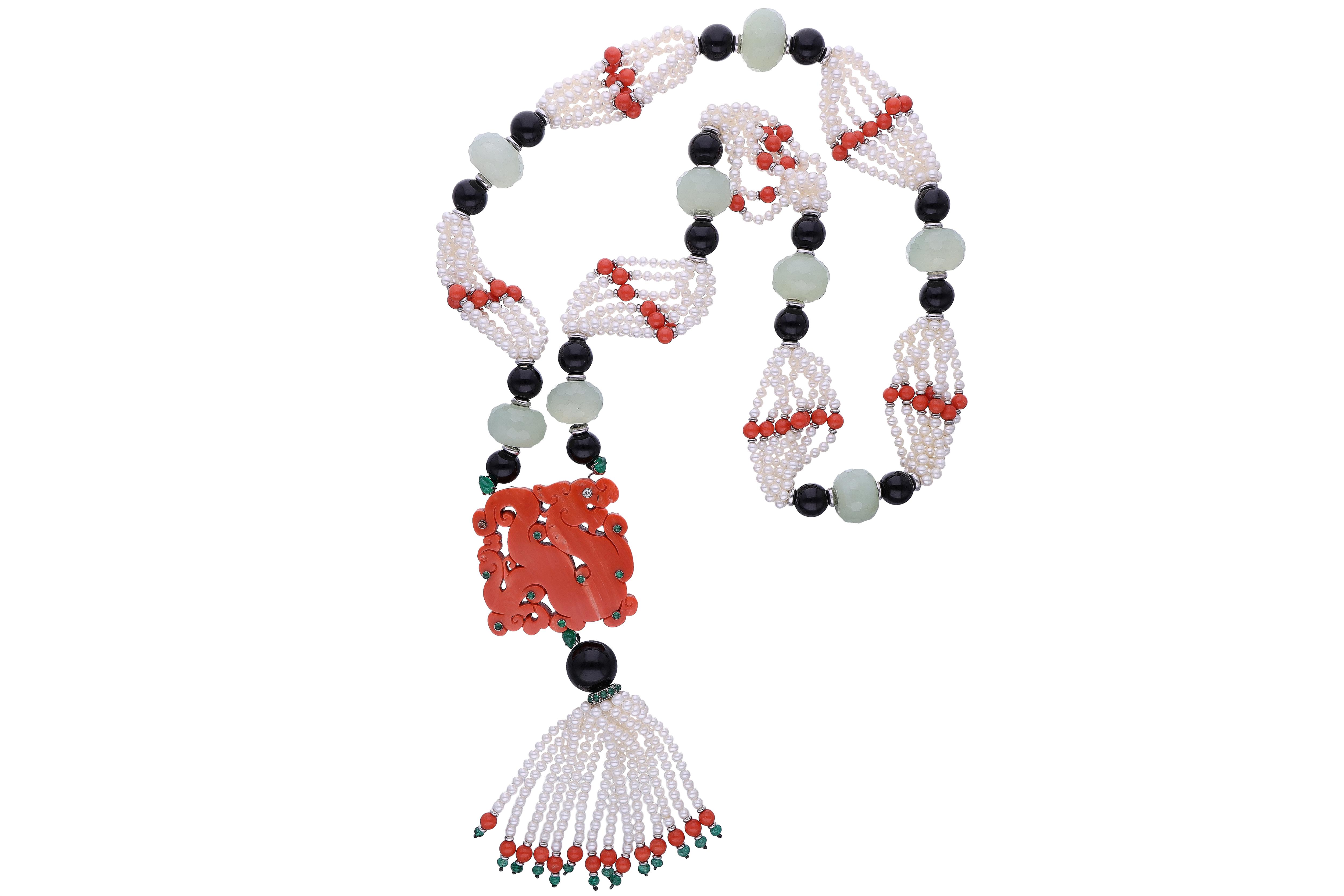 Collana di perle coltivate, serpentino, onice, coralli, smeraldi, diamante e pietre - Tesori di Pasqua Collana di perle coltivate, serpentino, onice, coralli, smeraldi, diamante e pietre - Tesori di Pasqua