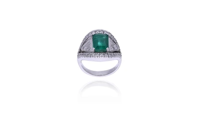 Anello con smeraldo e diamanti - Asta Speciale Gioielli