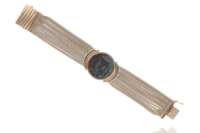 Bracciale con medaglia - Asta Speciale Gioielli