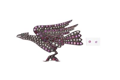 Spilla con diamanti rubini e pietre a forma di aquila - Asta Preziosi Spilla con diamanti rubini e pietre a forma di aquila - Asta Preziosi