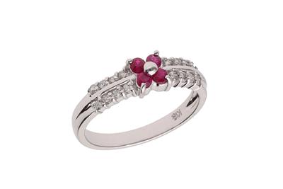 Anello con diamanti e pietre rosse - Asta Preziosi