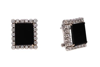 Paio di orecchini con diamanti ed onice centrale - Asta Preziosi