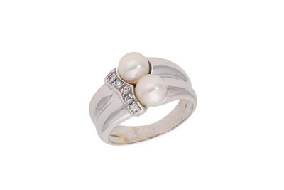 Anello con diamanti e perle coltivate - Asta Preziosi