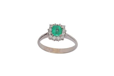 Anello con diamanti e smeraldo - Asta Preziosi