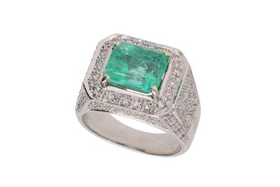 Anello con smeraldo e diamanti - Asta Preziosi